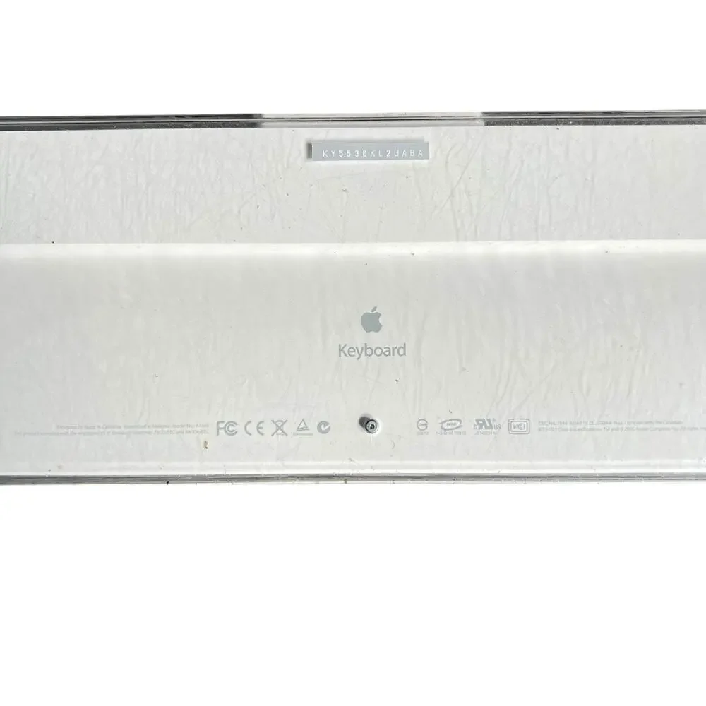 Apple Computer Keyboard Model A1048 Wired White Vintage Full Size